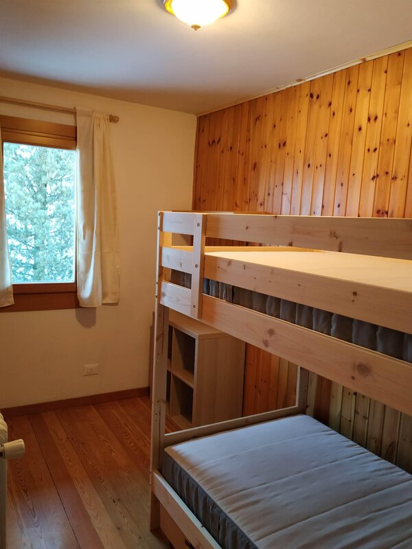 Bedroom with big bunkbed (90x200)